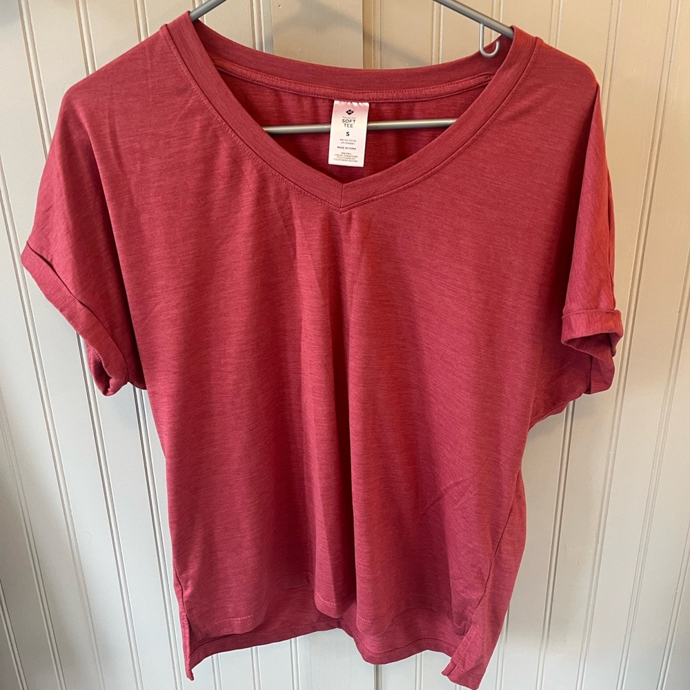 Women's Coral Colored Shortsleeve Top